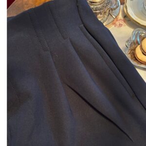 Finbyxor i mjuk och tidlös stil - marinblå / navy